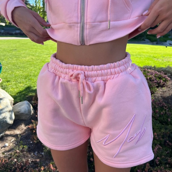 Strawberry Milk Mob - Pink Short - Picture 5 of 10